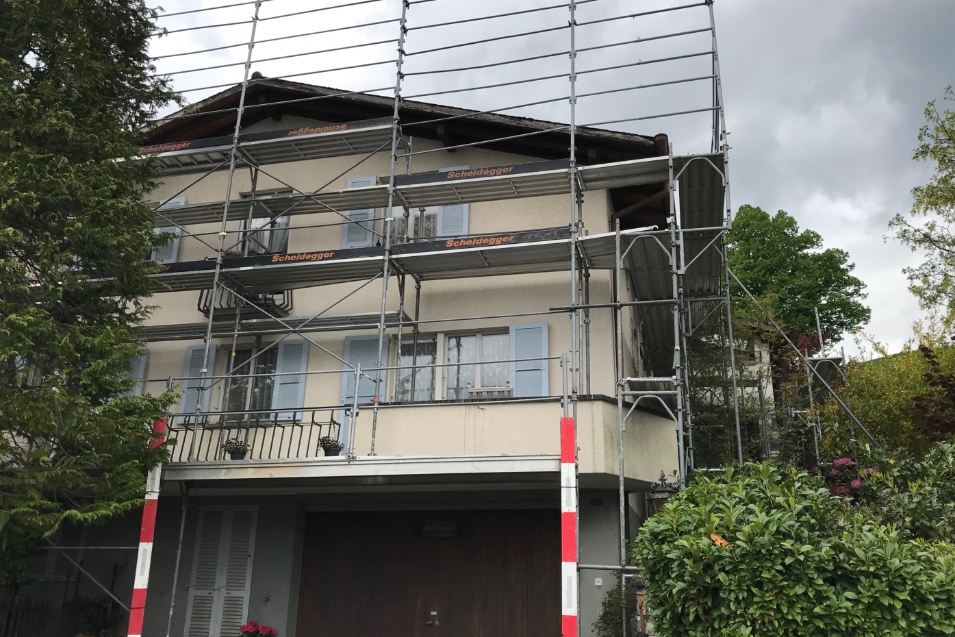 Hauptfassade vor Sanierung